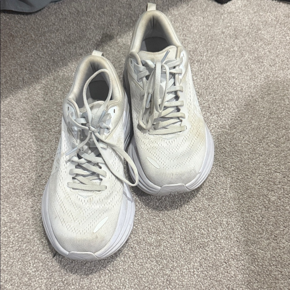 7.5 W White Hoka Bondi 8